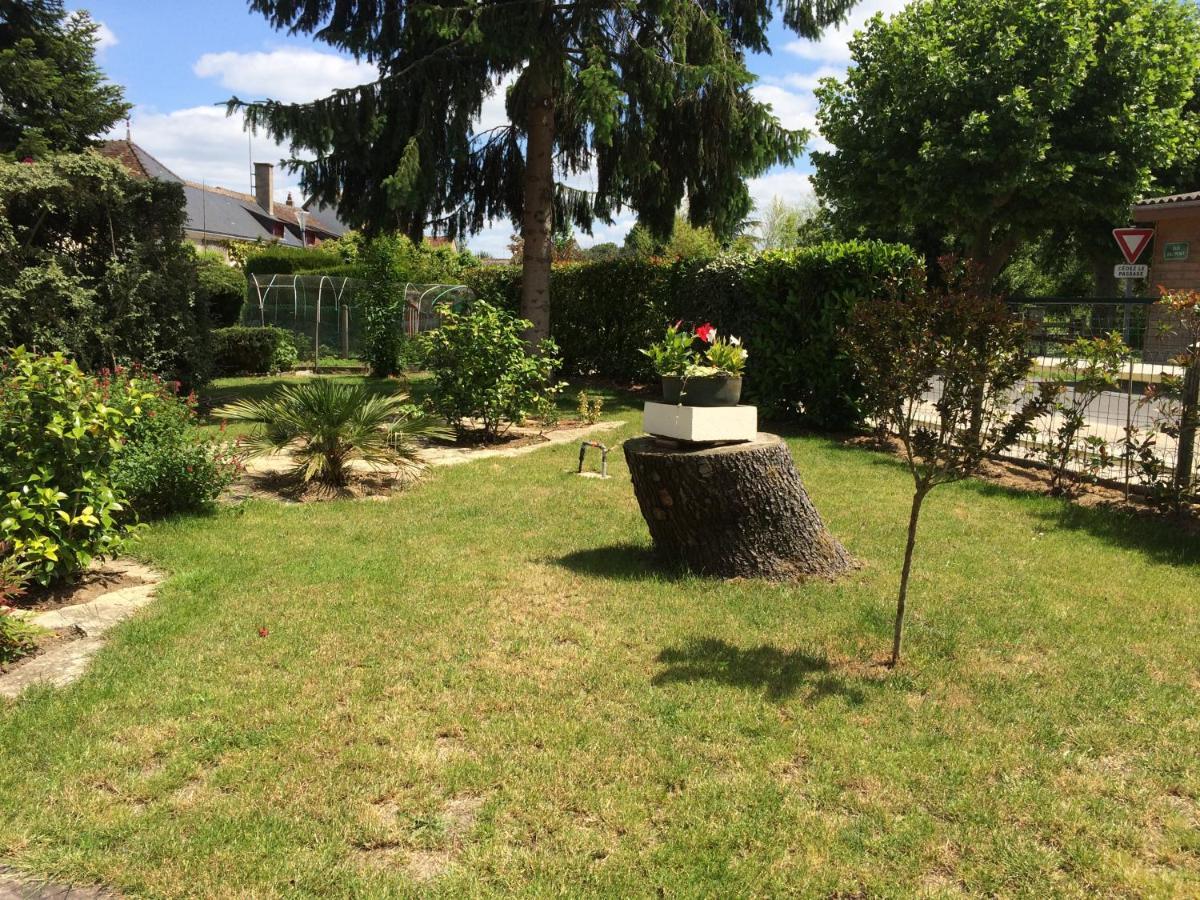 La Noisetiere Hotel Noyers-sur-Cher Exterior photo